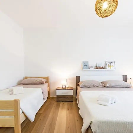Apartment Near The Fazana